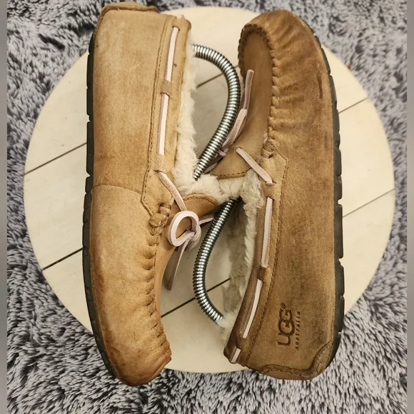 UGG Dakota Women's Slipper Chestnut Brown Leather Tie Size 7 - Picture 6 of 9